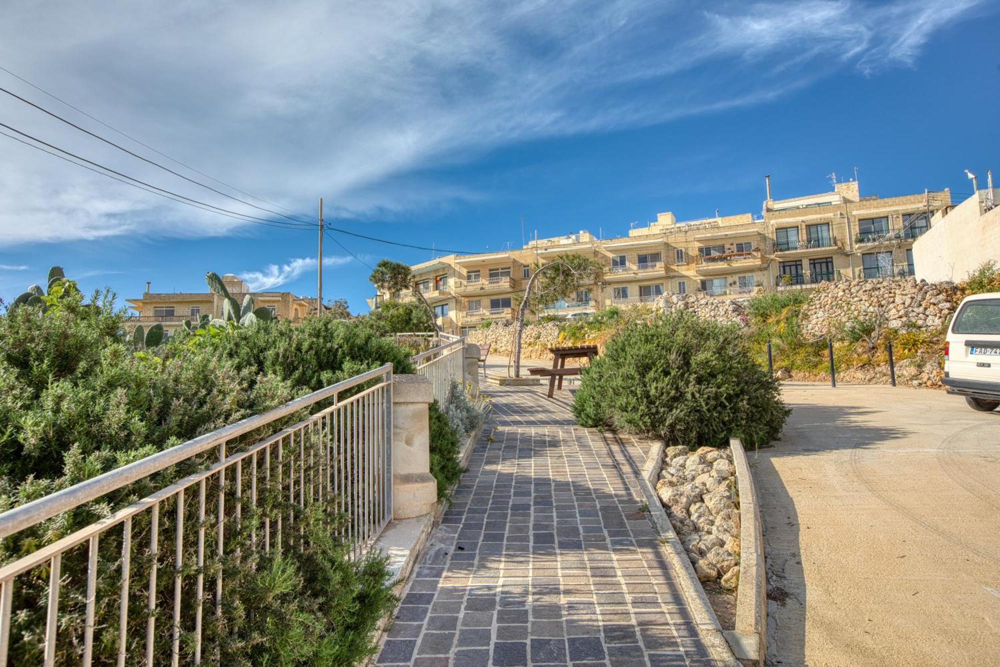 Spacious, Bright, Valley & Sea View Maisonette 沙拉 外观 照片