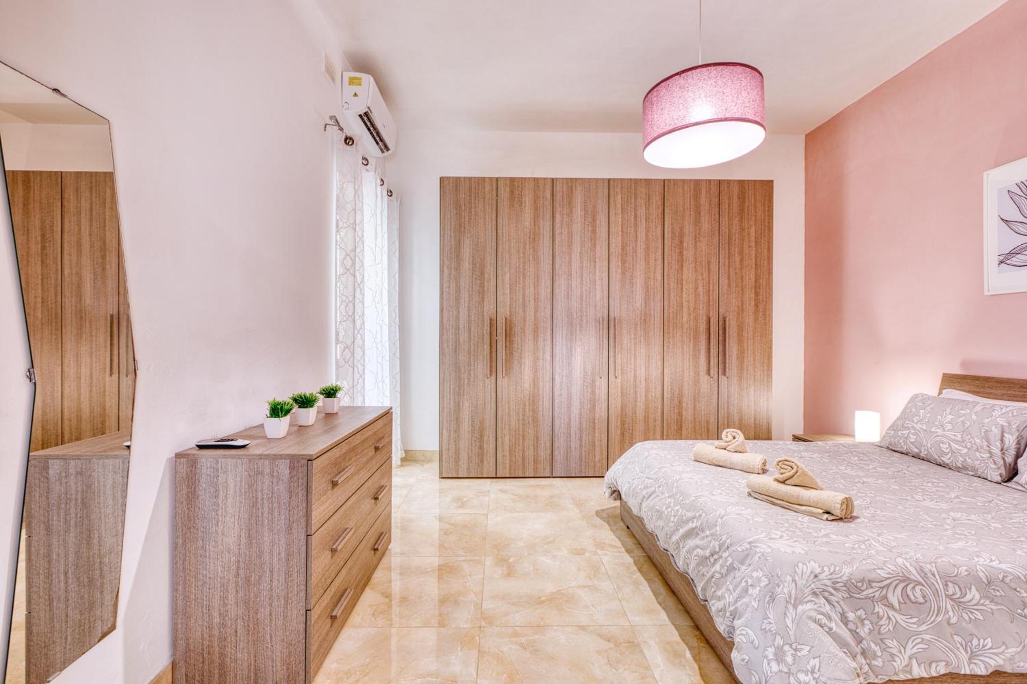 Spacious, Bright, Valley & Sea View Maisonette 沙拉 外观 照片