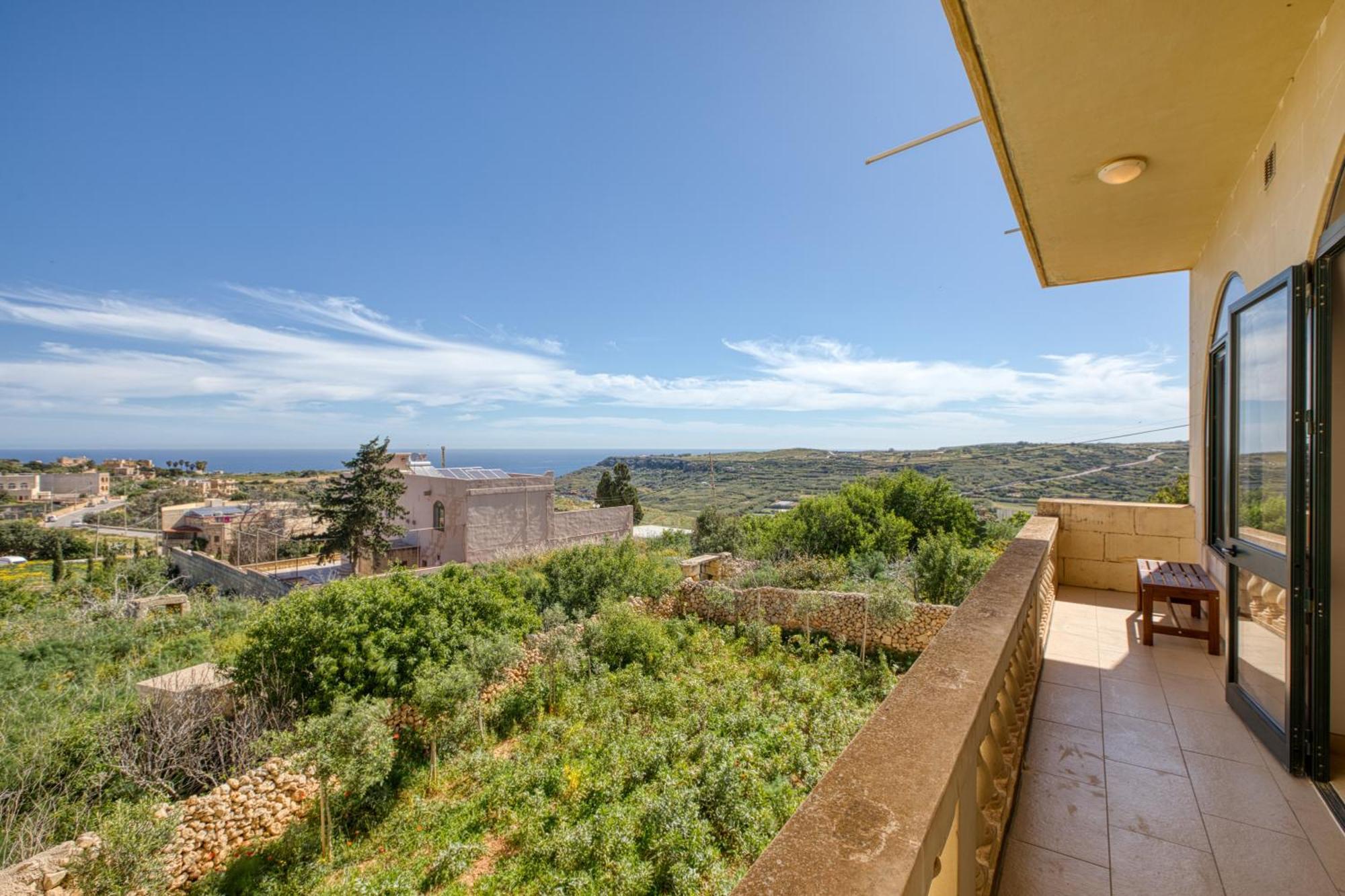 Spacious, Bright, Valley & Sea View Maisonette 沙拉 外观 照片